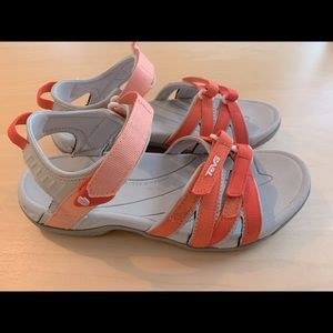 Teva Tirra Women’s Sandal Coral Size 7.5